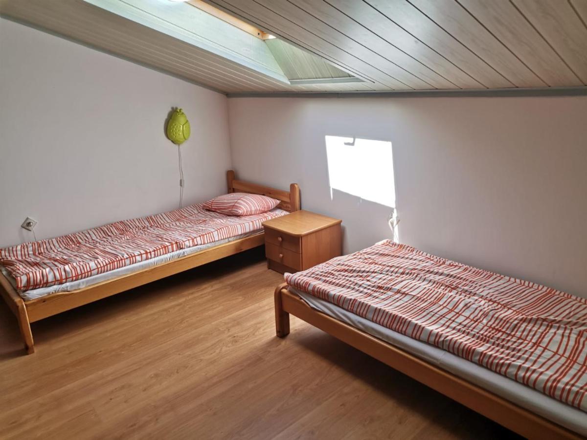 Agroturystyka "Trzy Deby" W Sasinie Villa Sasino Exterior photo