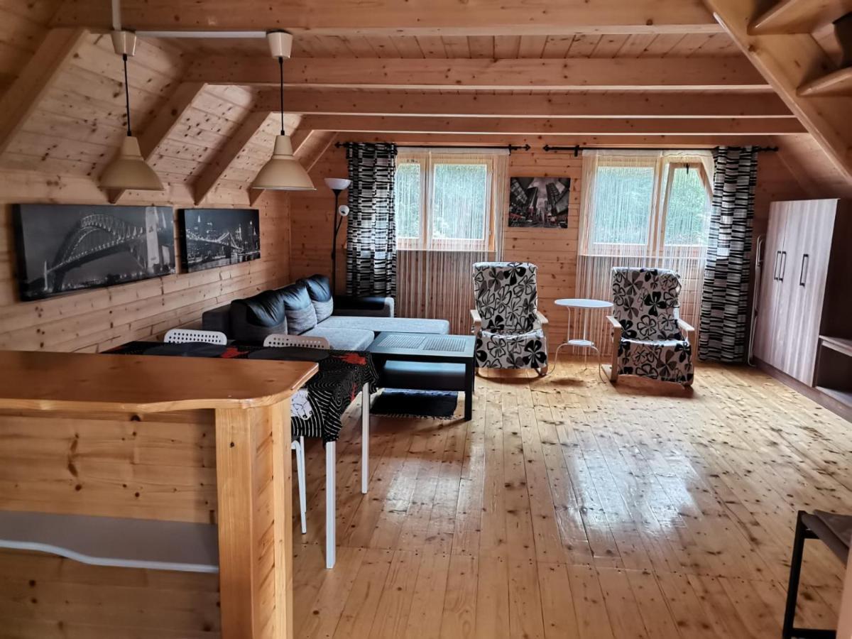 Agroturystyka "Trzy Deby" W Sasinie Villa Sasino Exterior photo