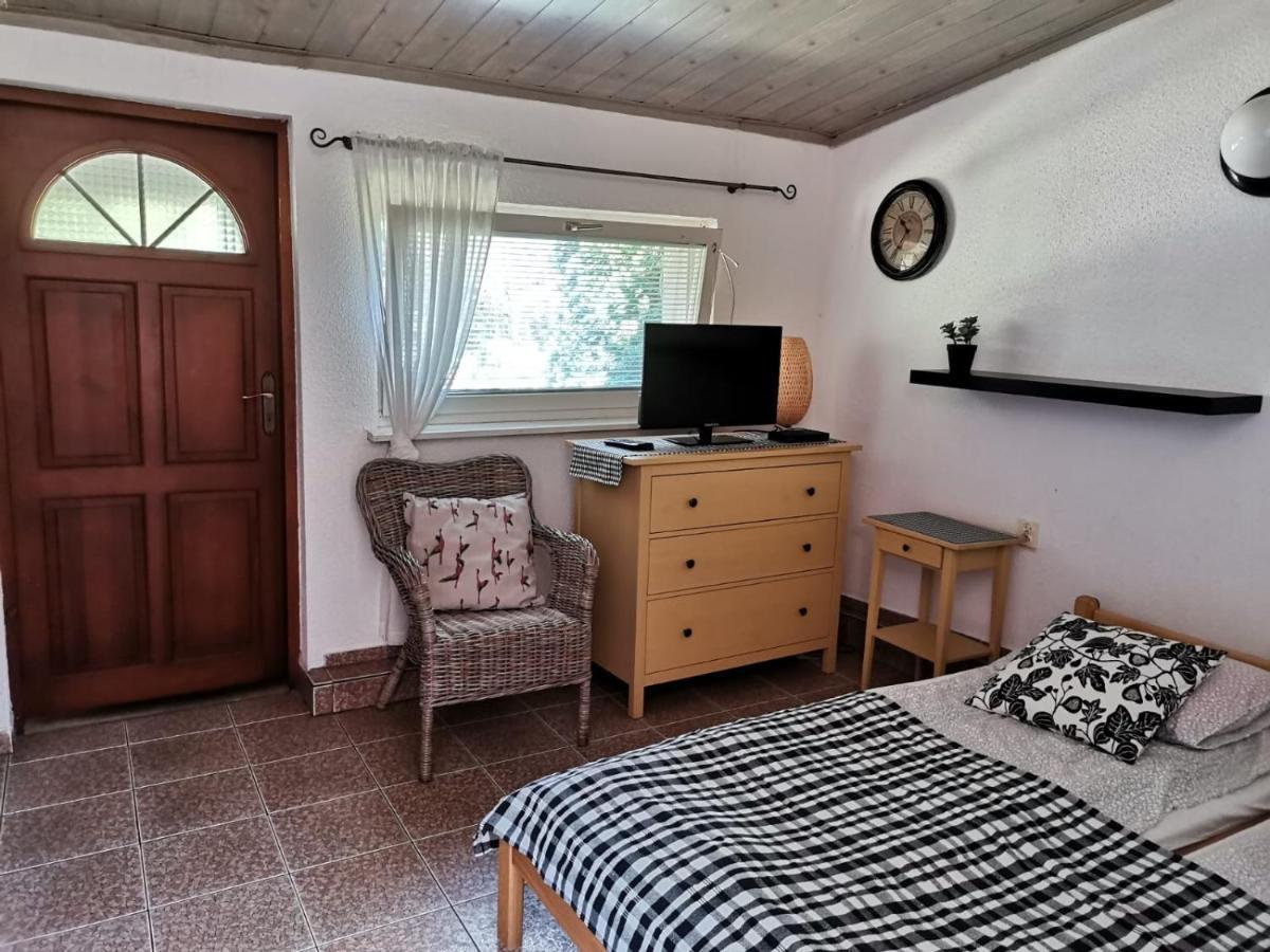 Agroturystyka "Trzy Deby" W Sasinie Villa Sasino Exterior photo
